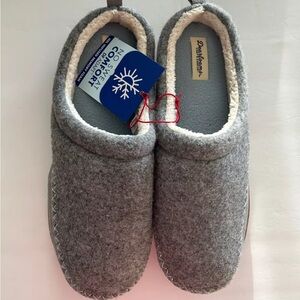 Desrfoams Women’s Size XL 11-12 Gray Fleece Lined Slippers